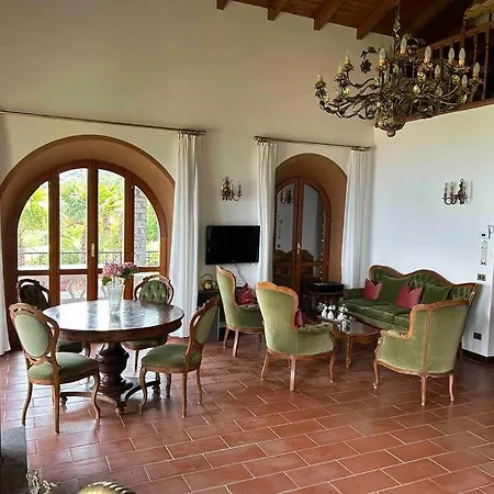 Villa Casa Camelia In Traumlage *